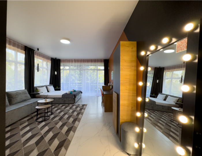 Superior Comfort с балконом - Отель Bruni Loft Hotel / Бруни Лофт Цандрипш